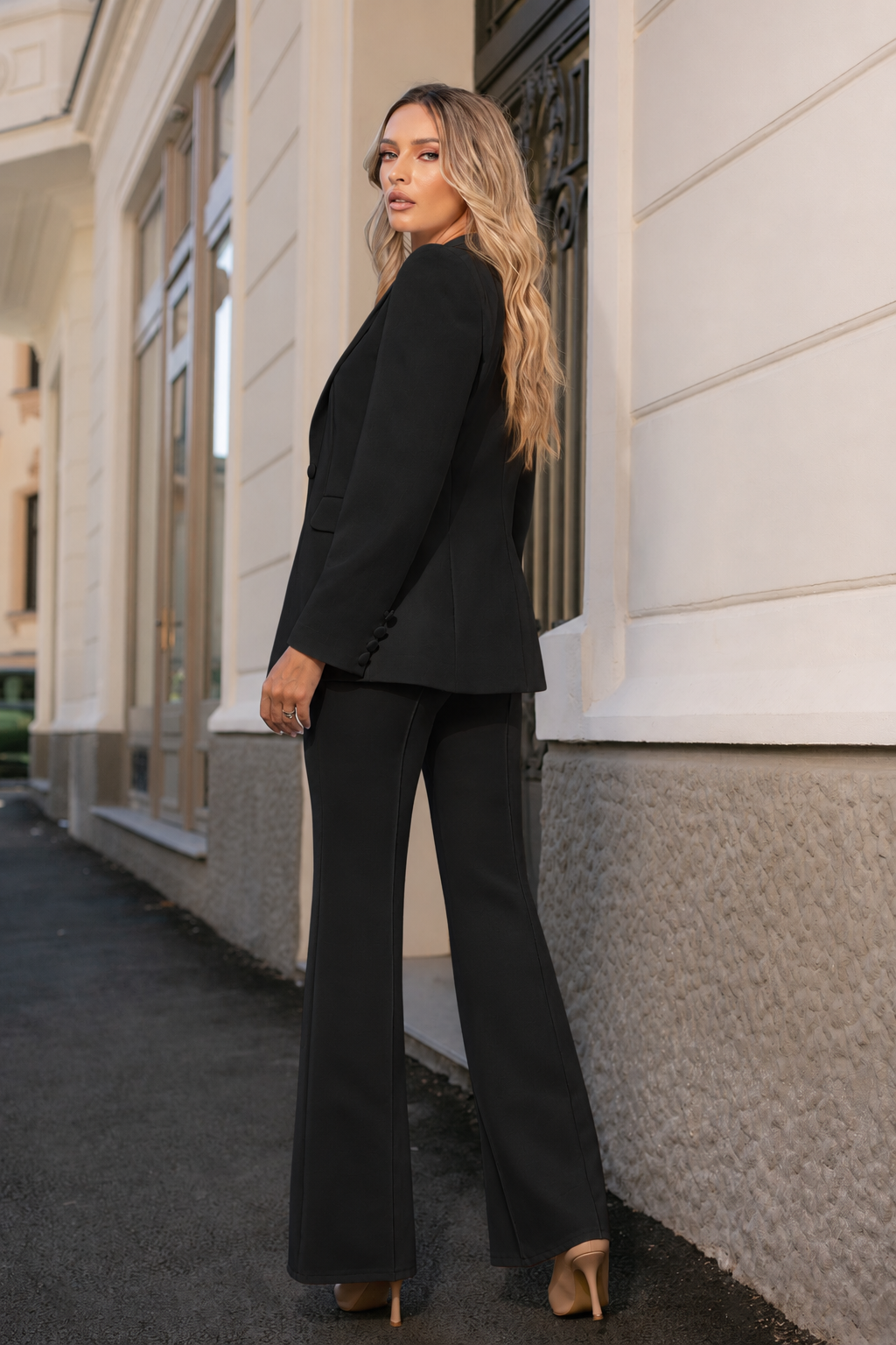 Costum Mada Negru