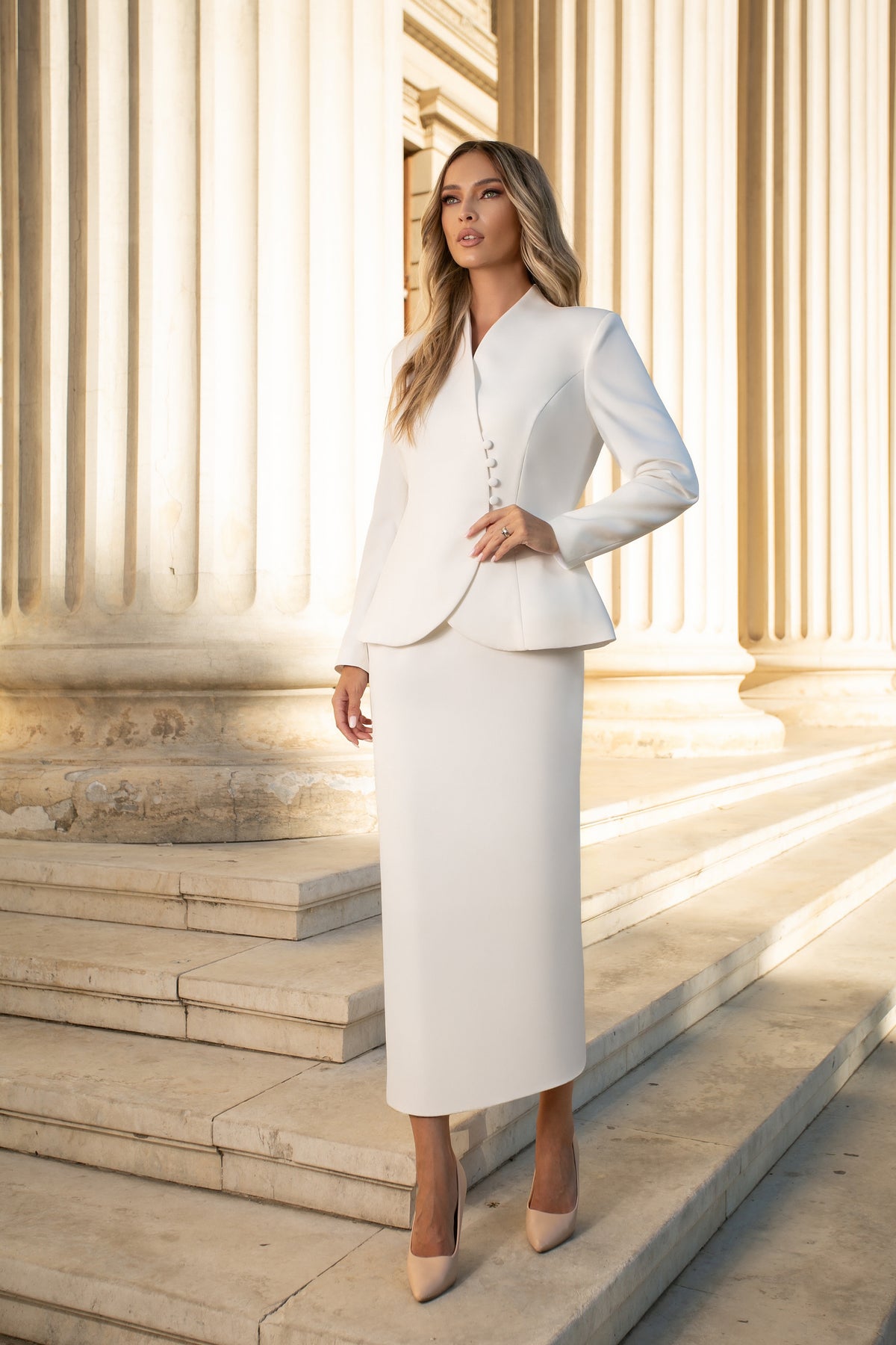Costum Artemis Ivory