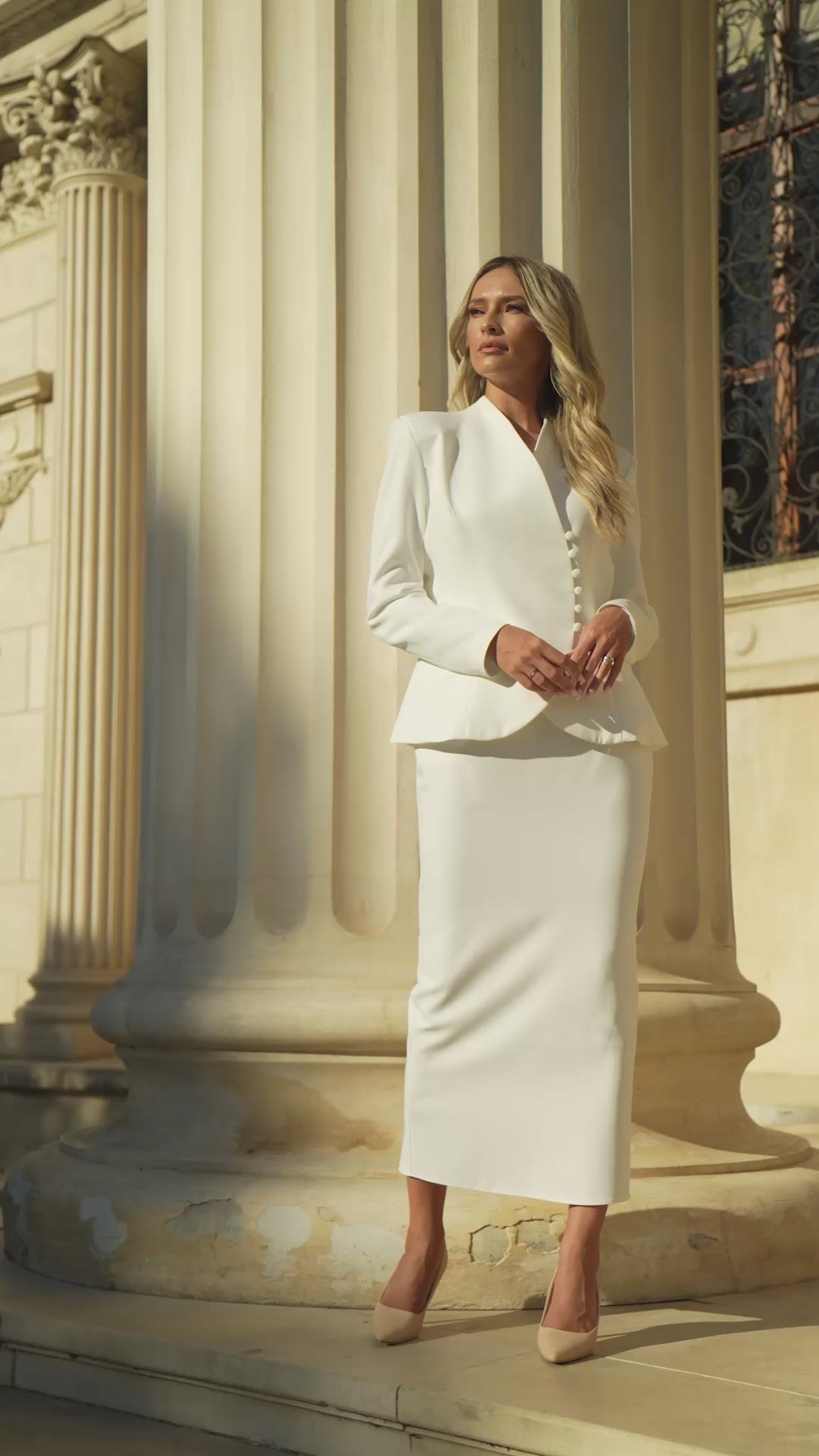 Costum Artemis Ivory